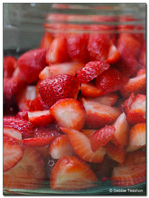 Strawberrie ready to be infused