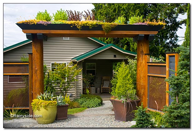 Living roof entryway